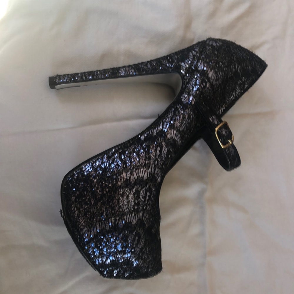 H Halston women’s high heals